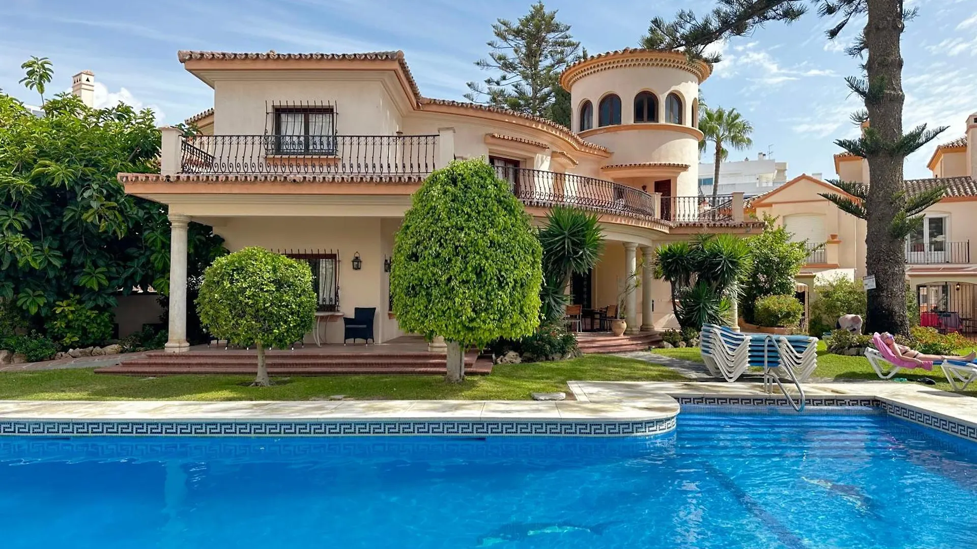 펜션 Belgravia Club, Estepona Marina 스페인
